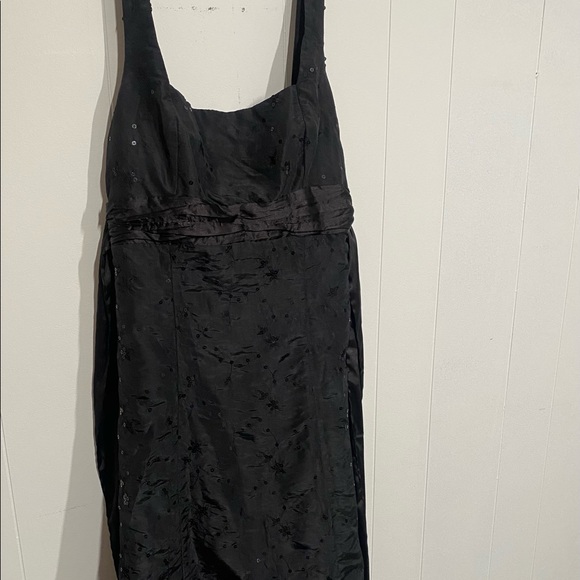 Black Dress Empire Waist. Sequins and Sash - Picture 2 of 4